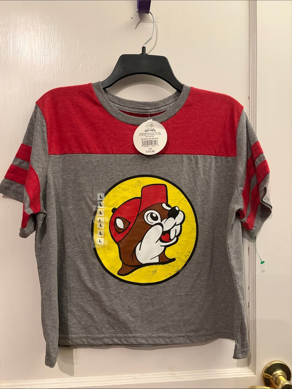 Women’s Gray & Red Short Sleeve Buc-ee’s Crop Top Graphic Tee